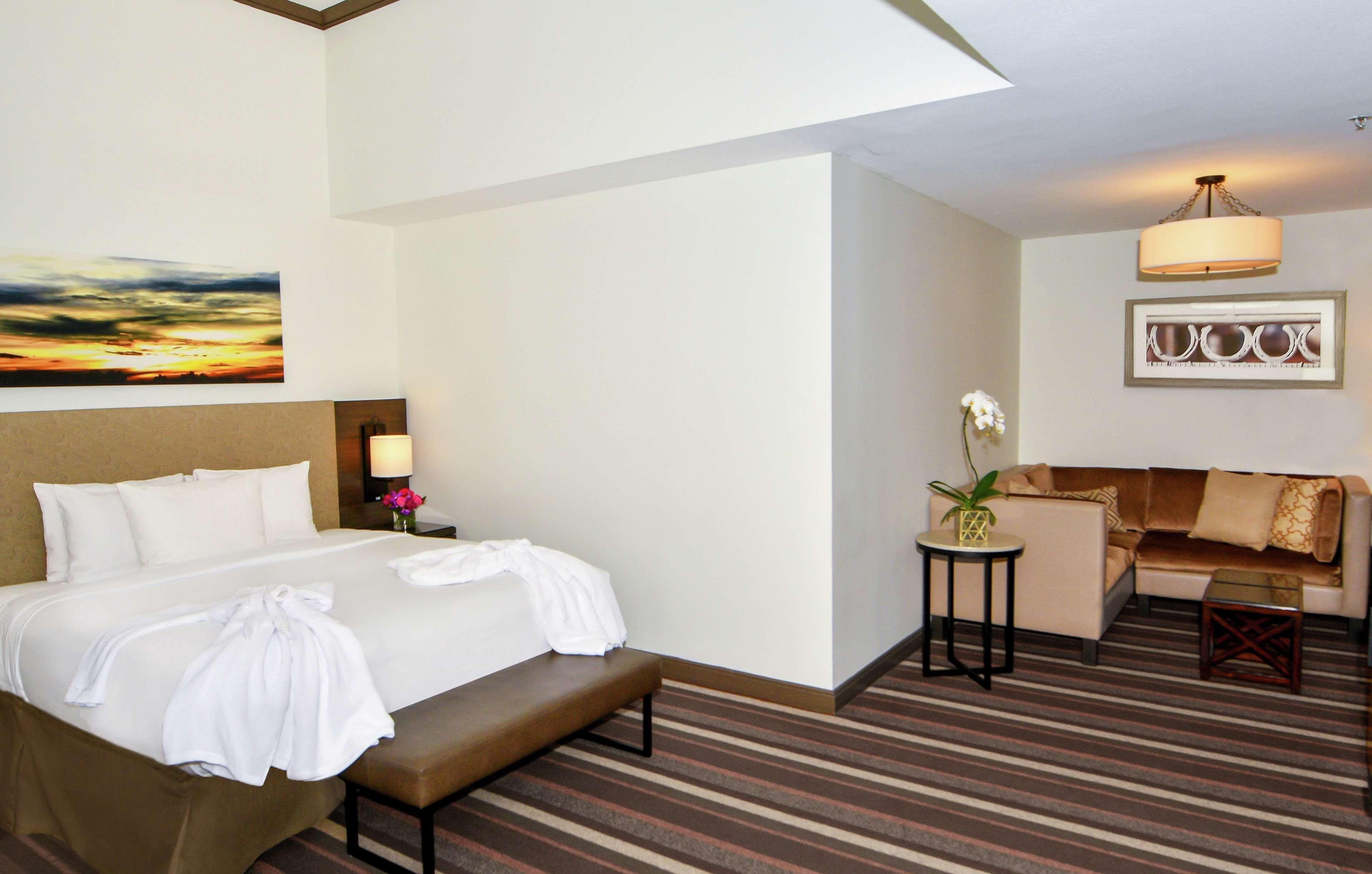 Hilton Dallas-Park Cities Екстер'єр фото