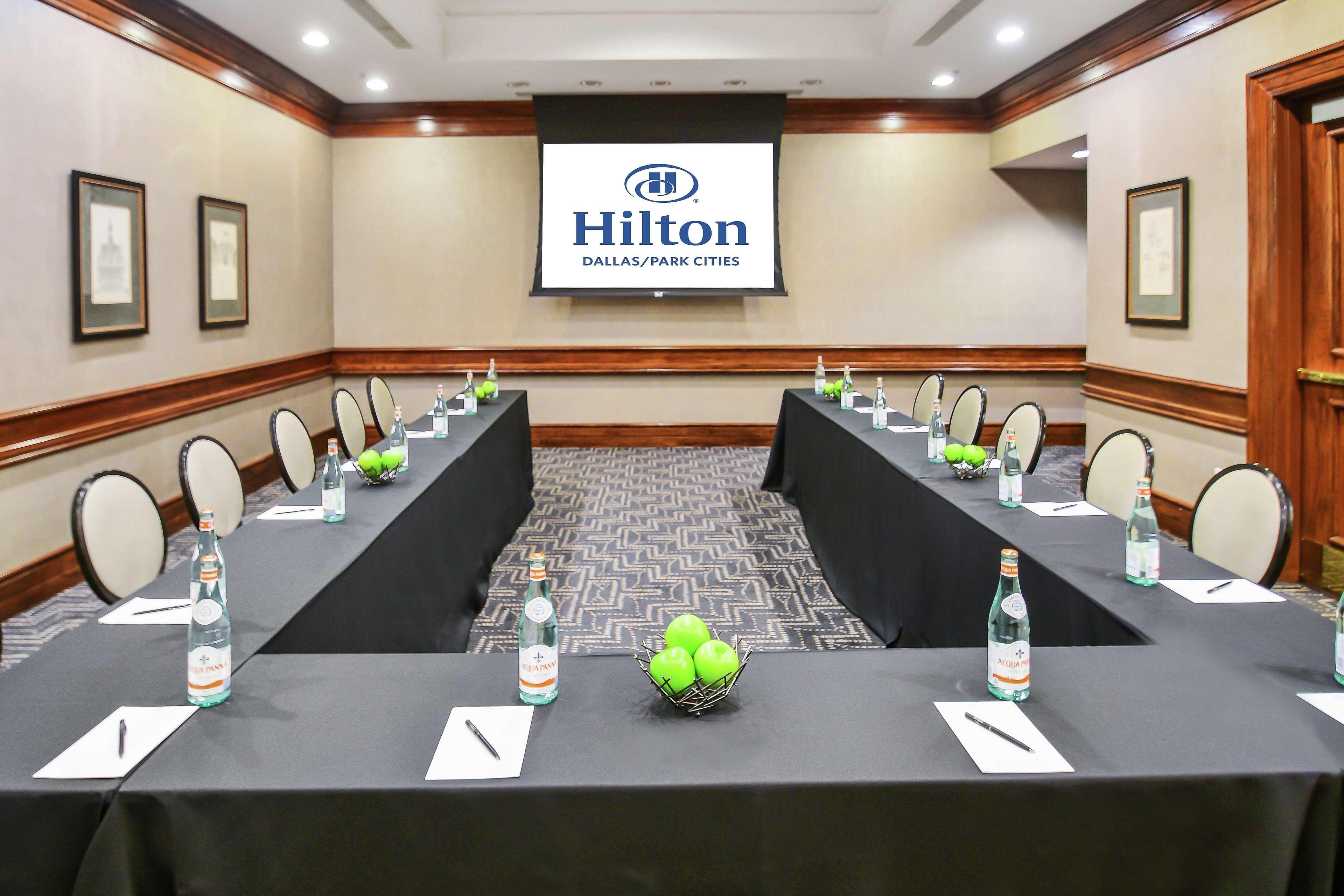 Hilton Dallas-Park Cities Екстер'єр фото