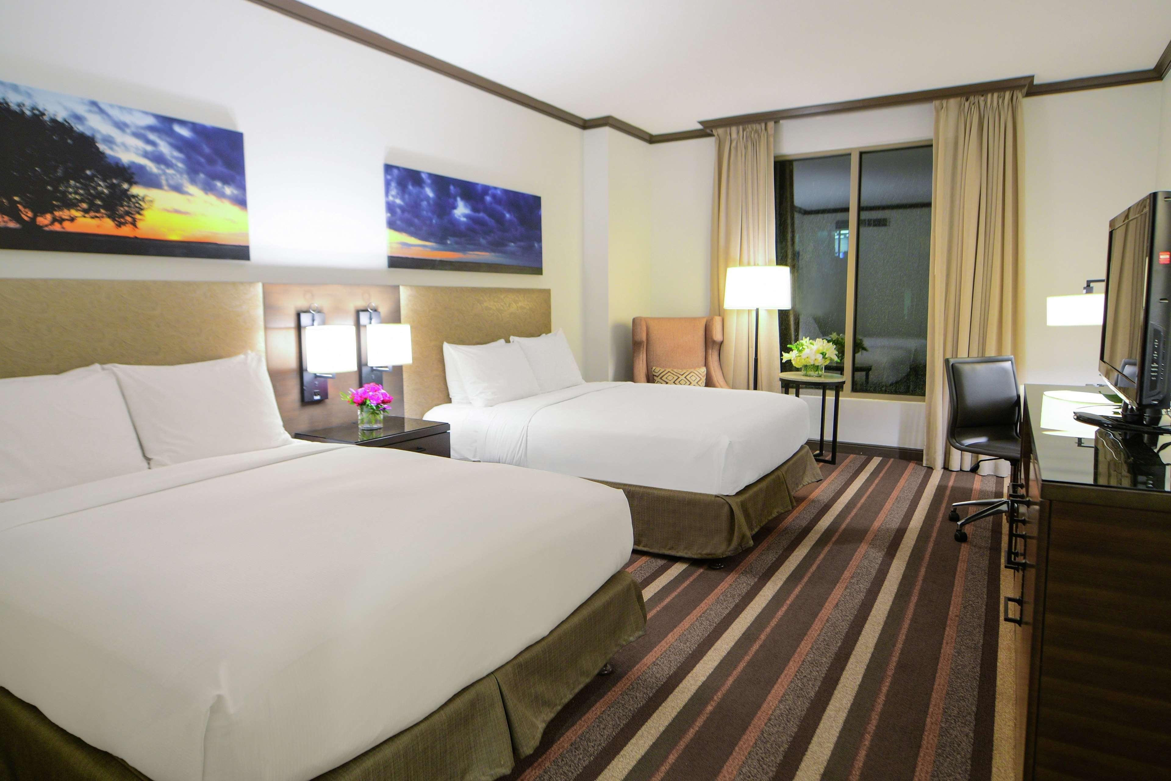 Hilton Dallas-Park Cities Екстер'єр фото