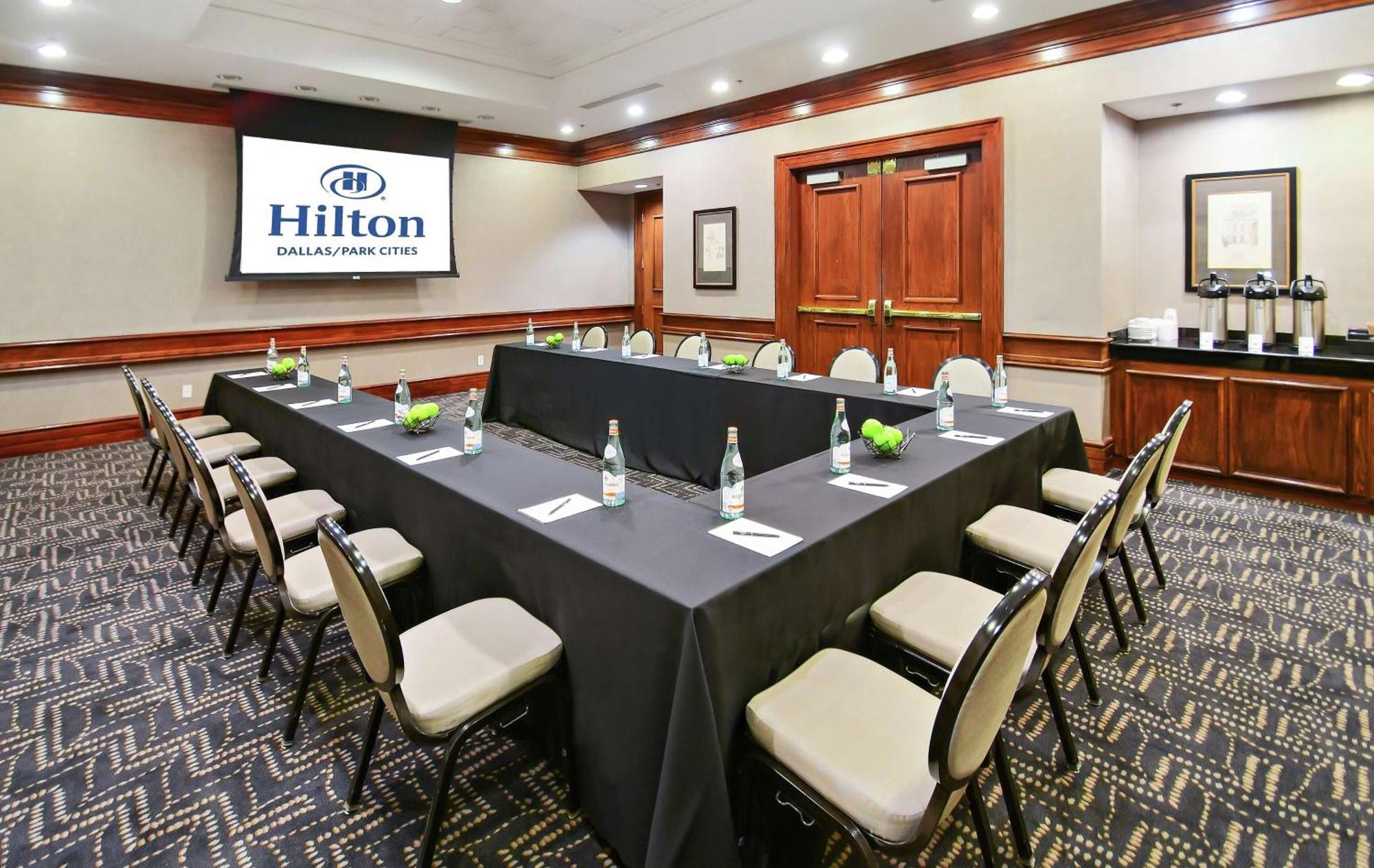 Hilton Dallas-Park Cities Екстер'єр фото