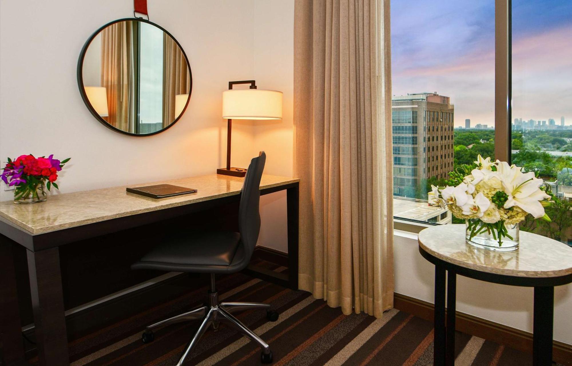 Hilton Dallas-Park Cities Екстер'єр фото