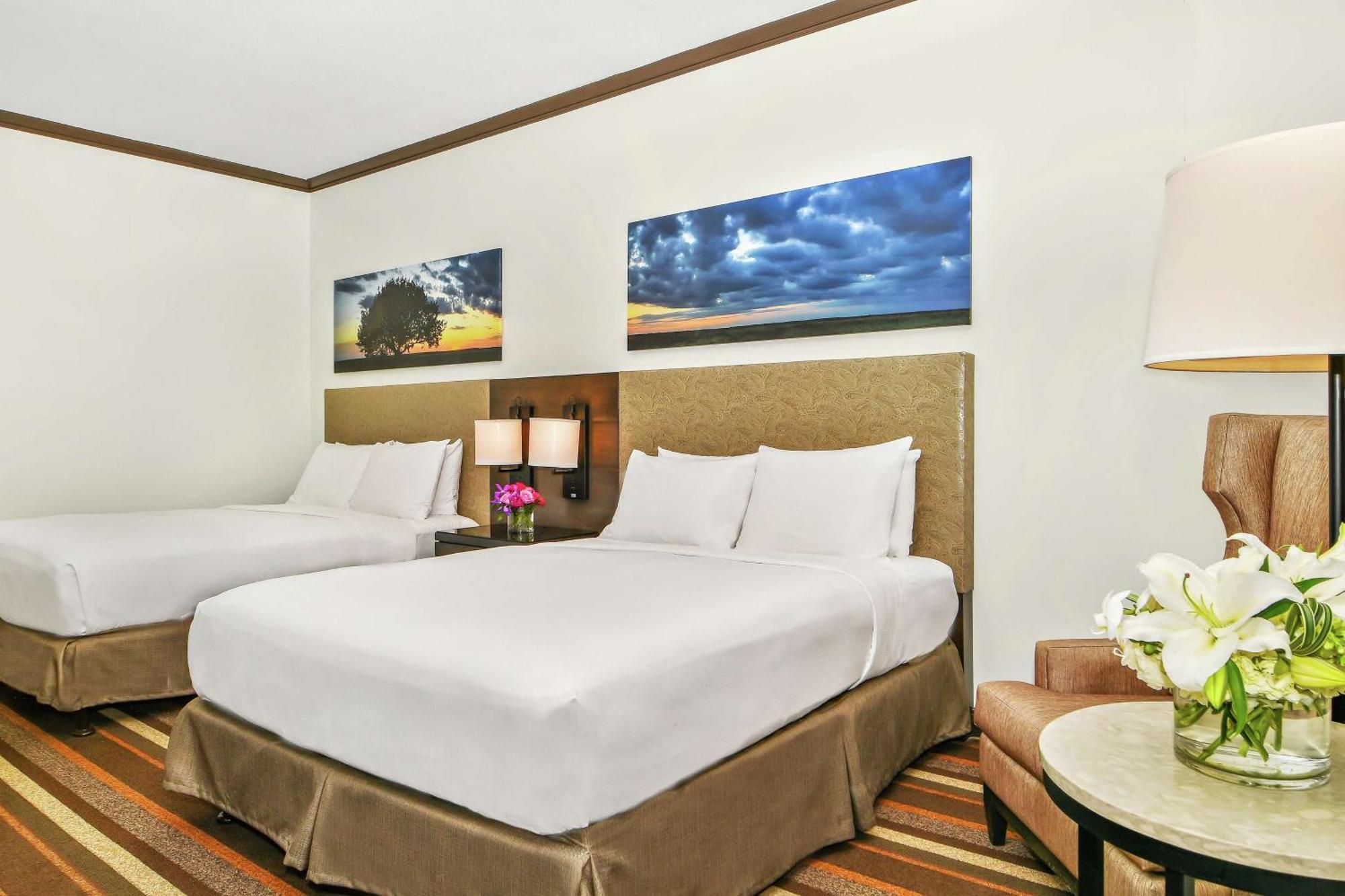 Hilton Dallas-Park Cities Екстер'єр фото