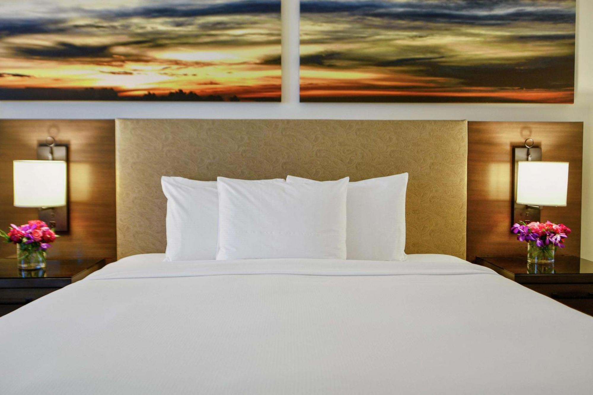 Hilton Dallas-Park Cities Екстер'єр фото