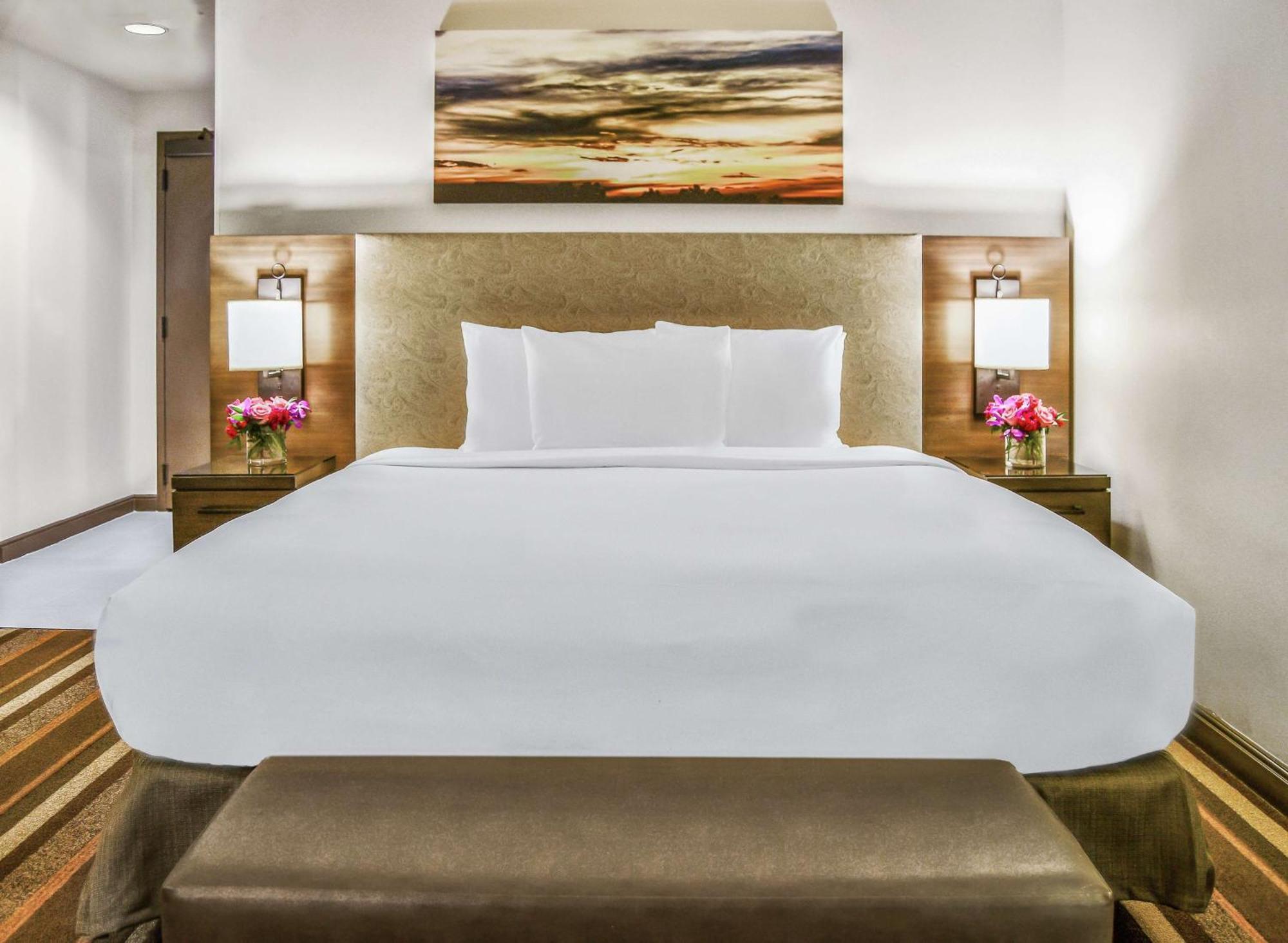 Hilton Dallas-Park Cities Екстер'єр фото