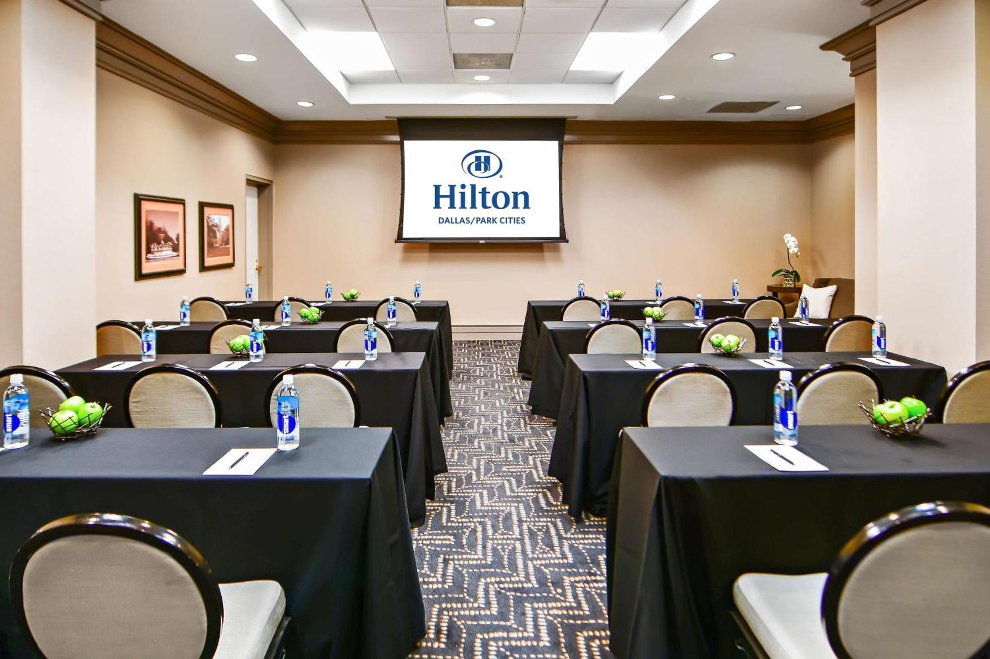 Hilton Dallas-Park Cities Екстер'єр фото