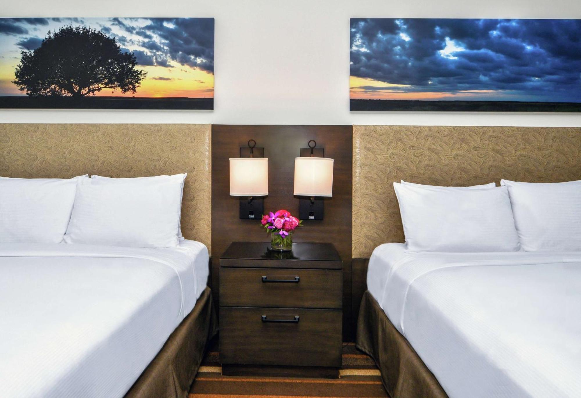 Hilton Dallas-Park Cities Екстер'єр фото